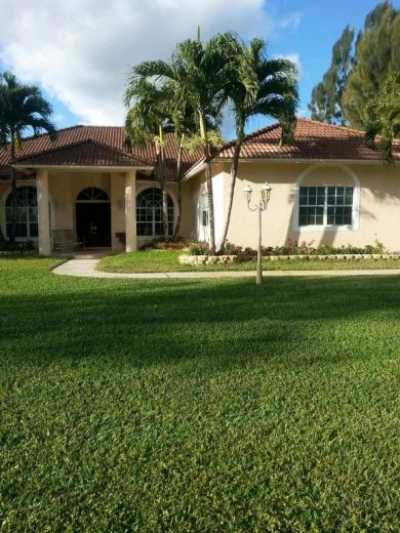 Home For Sale in Davie, Florida
