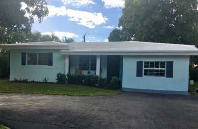 Home For Sale in Oakland Park, Florida