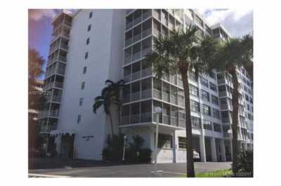 Condo For Sale in Key Biscayne, Florida