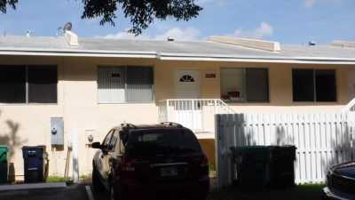 Townhome For Rent in Cutler Bay, Florida