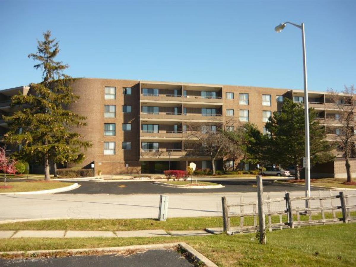 Picture of Condo For Sale in Hazel Crest, Illinois, United States