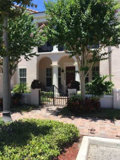 Townhome For Sale in Boca Raton, Florida