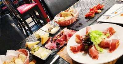 Restaurant For Sale in Khlong Toei, Thailand