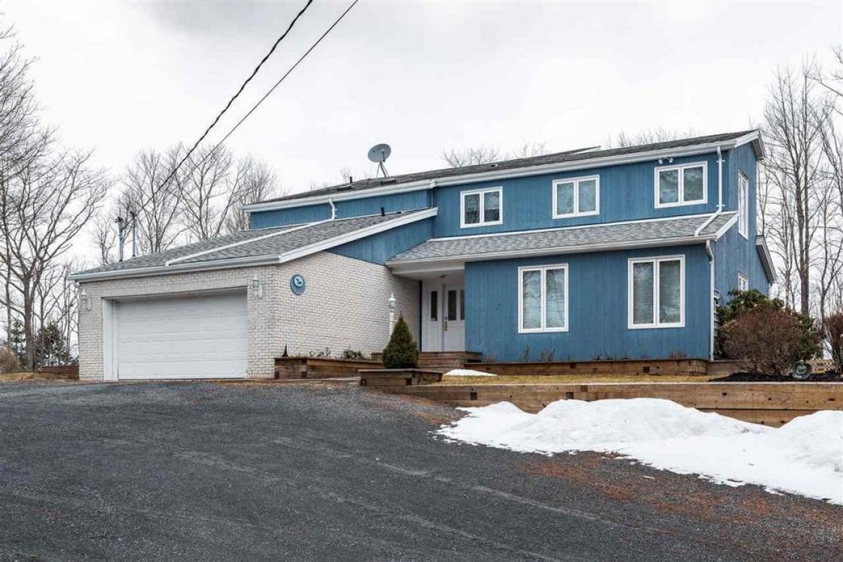 Picture of Home For Sale in Halifax, Nova Scotia, Canada