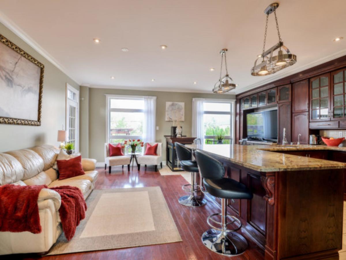 Picture of Home For Sale in Mississauga, Ontario, Canada