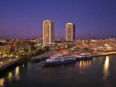 Condo For Sale in Tampa, Florida
