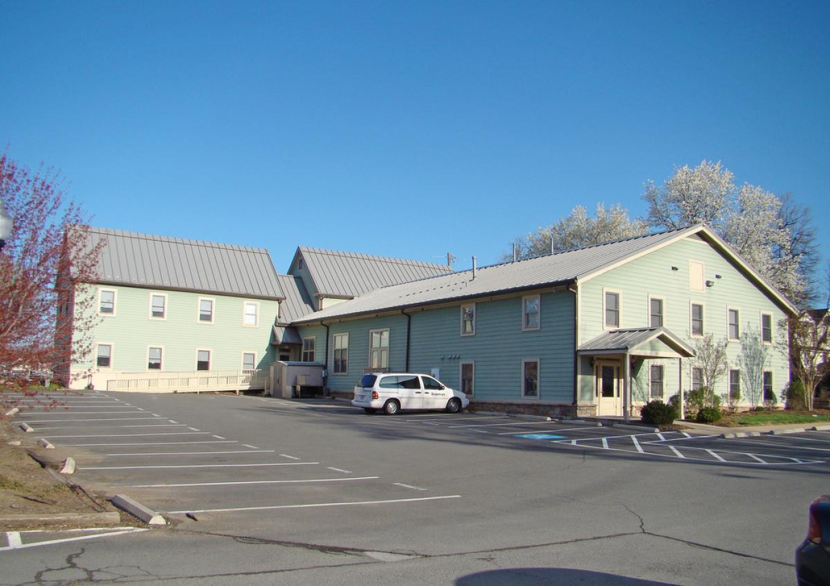 Picture of Commercial Building For Sale in Leesburg, Virginia, United States