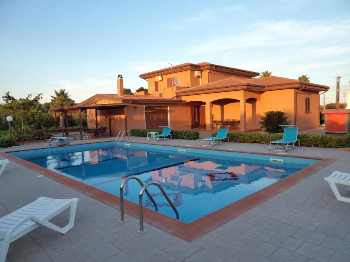 Picture of Villa For Sale in Vieste, Puglia, Italy