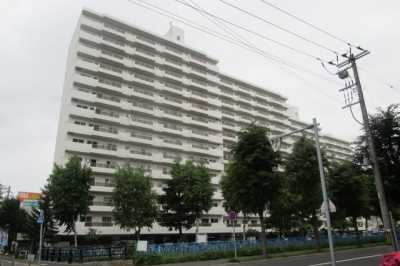 Apartment For Sale in Sapporo Shi Atsubetsu Ku, Japan