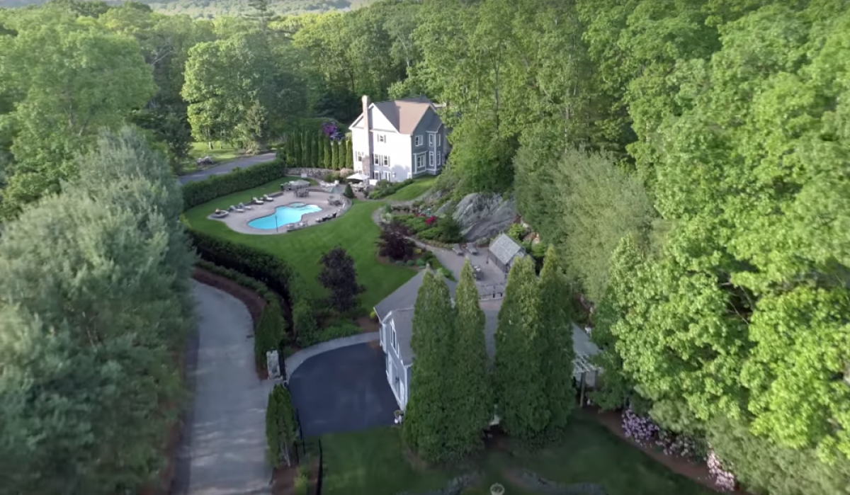 Picture of Home For Sale in Southborough, Massachusetts, United States