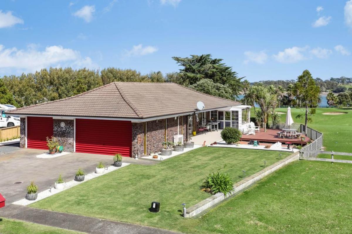 Picture of Bungalow For Sale in Auckland, Auckland, New Zealand