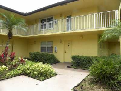 Apartment For Sale in Tamarac, Florida