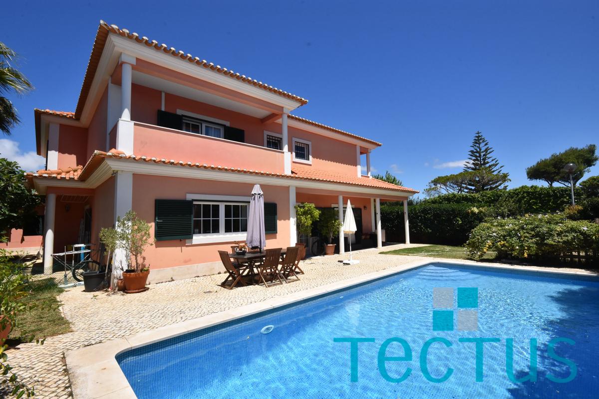 Picture of Villa For Sale in Lisboa, Lisboa, Portugal