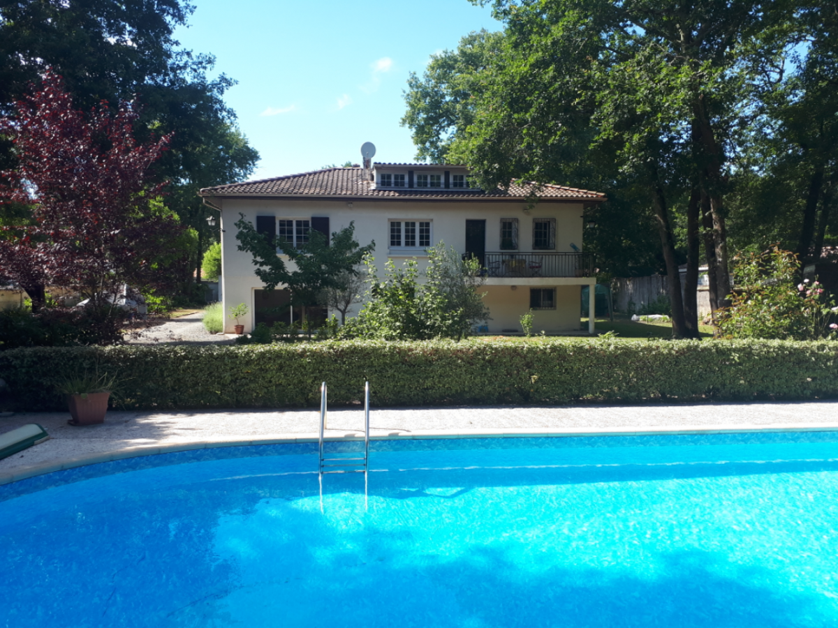 Picture of Home For Sale in Le Pian, Aquitaine, France