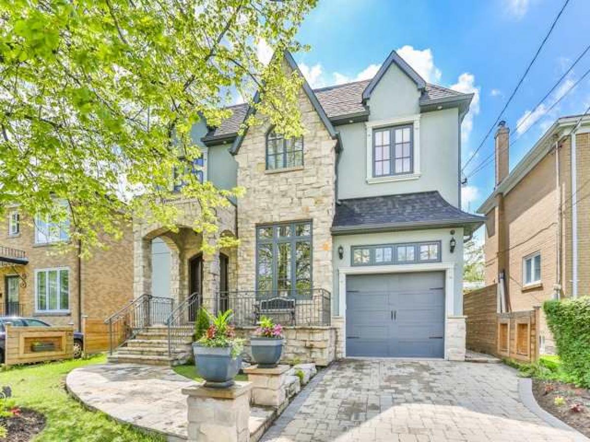 Picture of Home For Sale in Toronto, Ontario, Canada