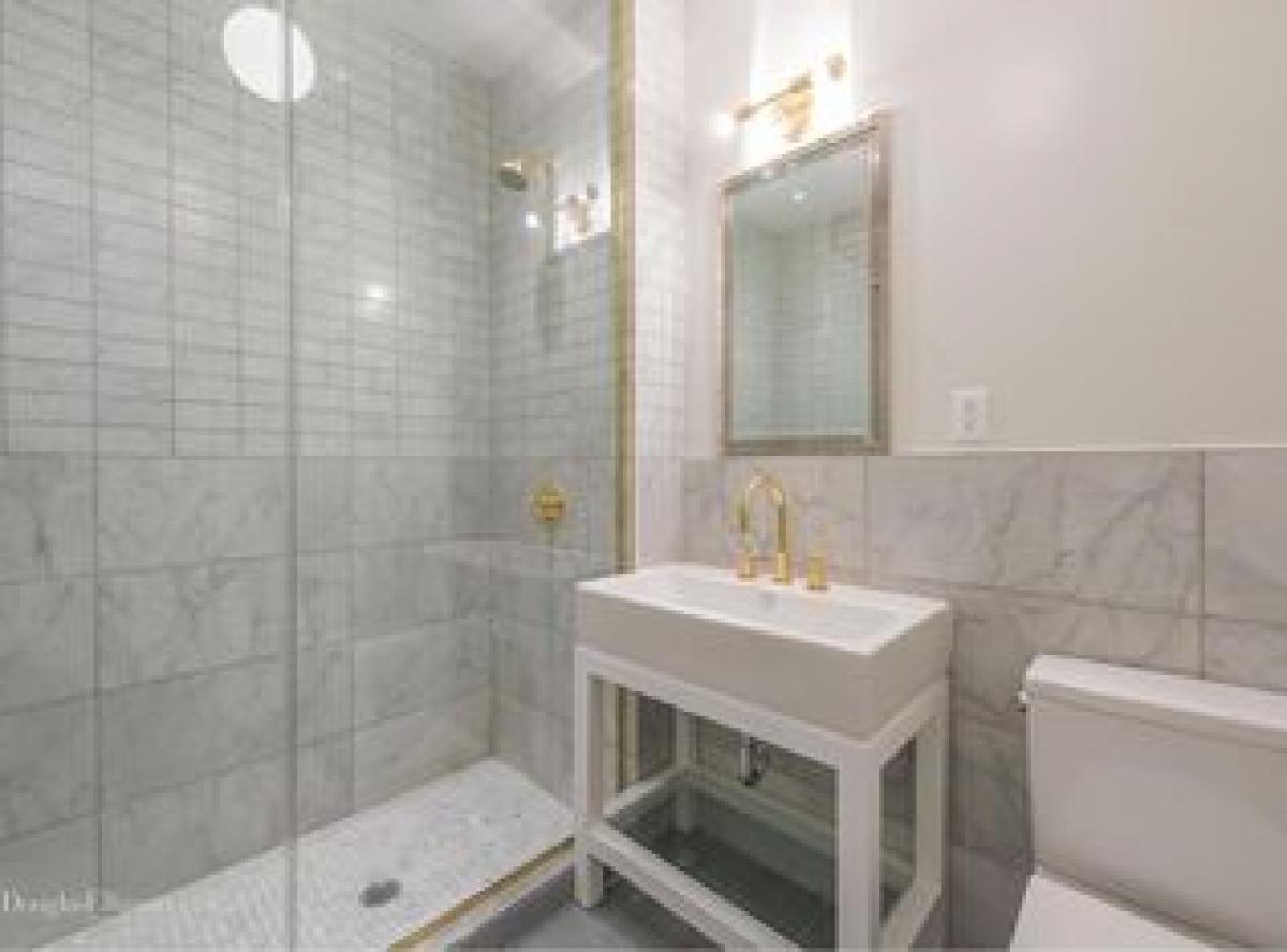 Picture of Home For Sale in Manhattan, New York, United States