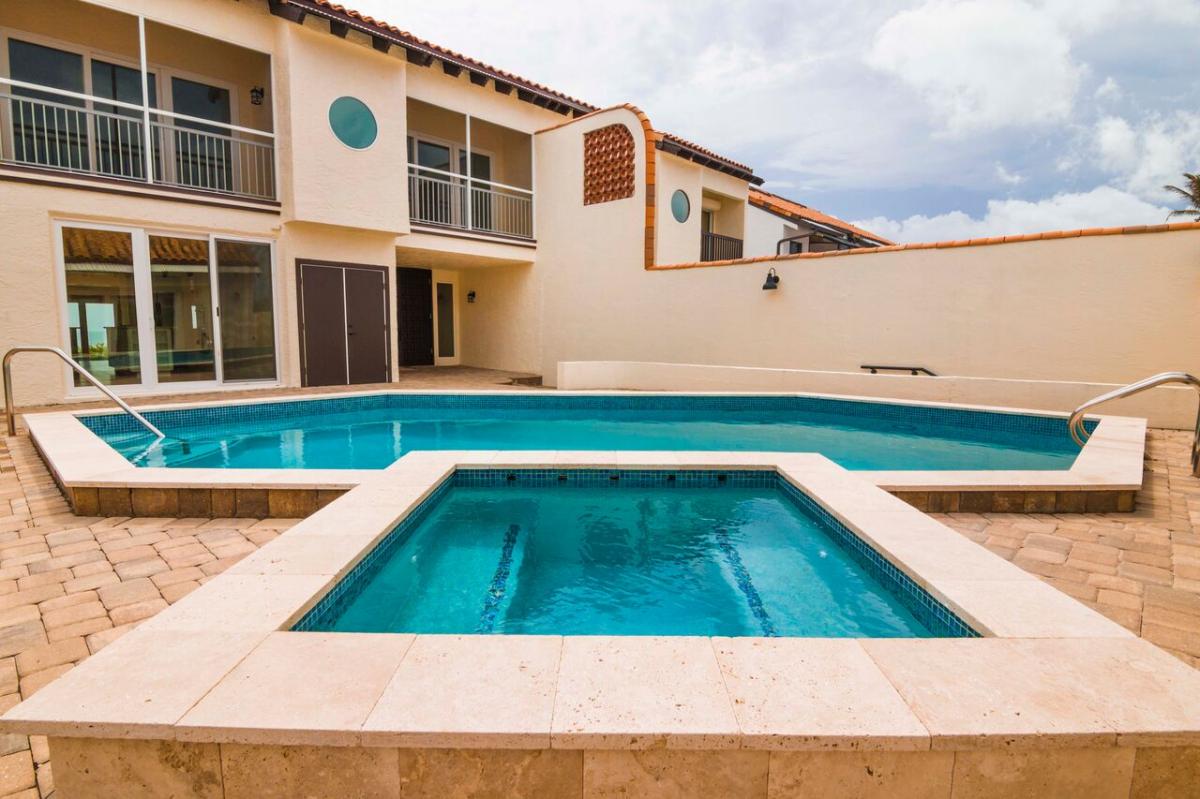 Picture of Duplex For Sale in Melbourne Beach, Florida, United States