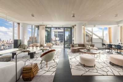 Penthouse For Sale in Manhattan, New York