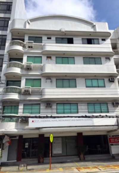 Commercial Building For Sale in Quezon City, Philippines