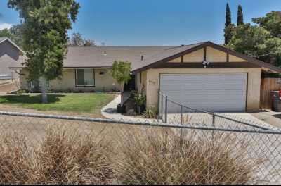 Home For Sale in Mira Loma, California