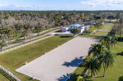 Home For Sale in Loxahatchee, Florida