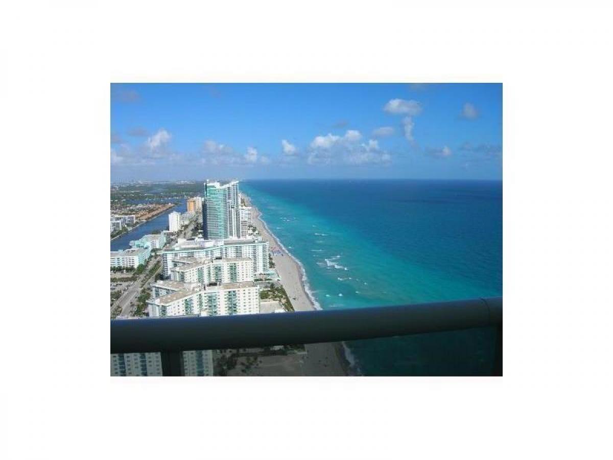 Picture of Home For Sale in Hallandale, Florida, United States