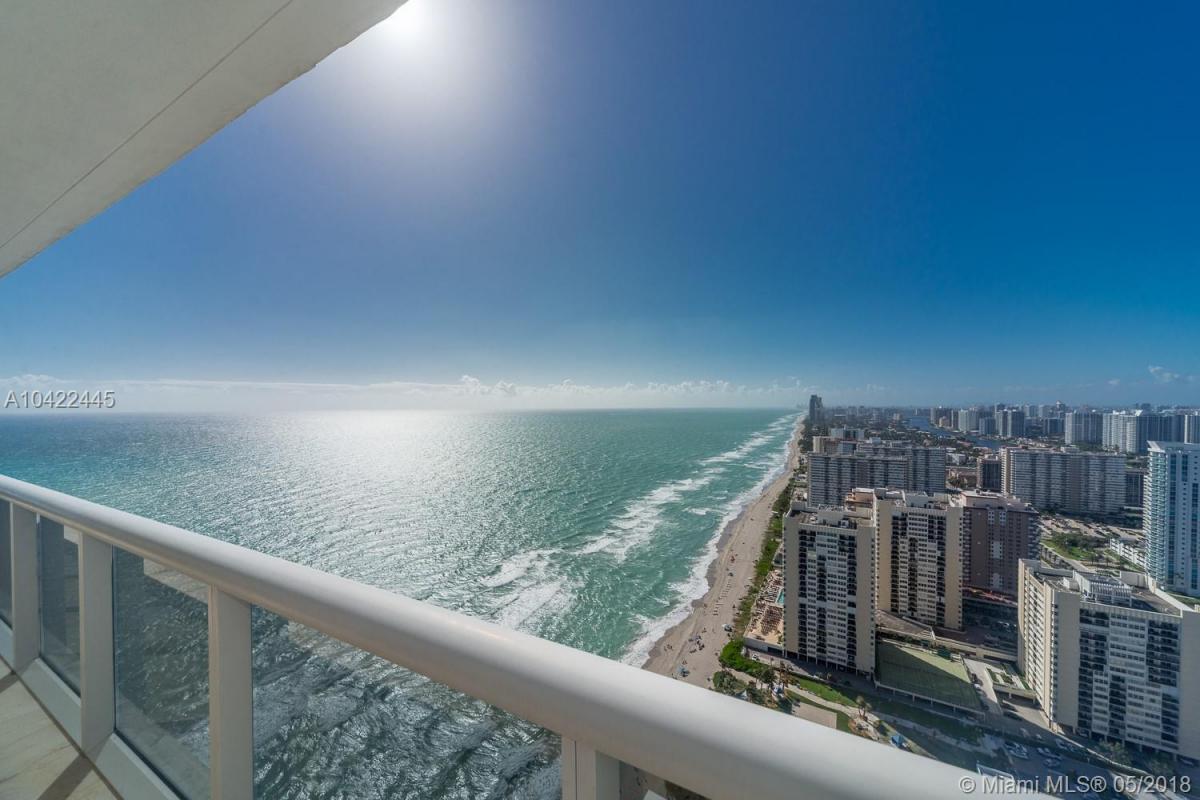 Picture of Home For Sale in Hallandale, Florida, United States