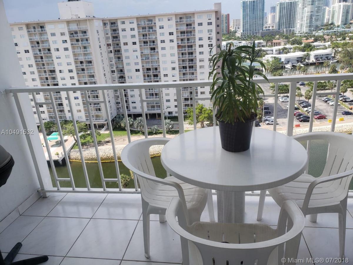 Picture of Home For Sale in Sunny Isles Beach, Florida, United States