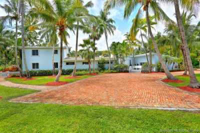 Home For Sale in Pinecrest, Florida