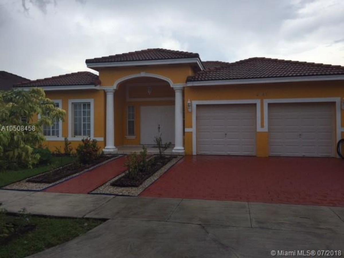 Picture of Home For Sale in Miami Lakes, Florida, United States