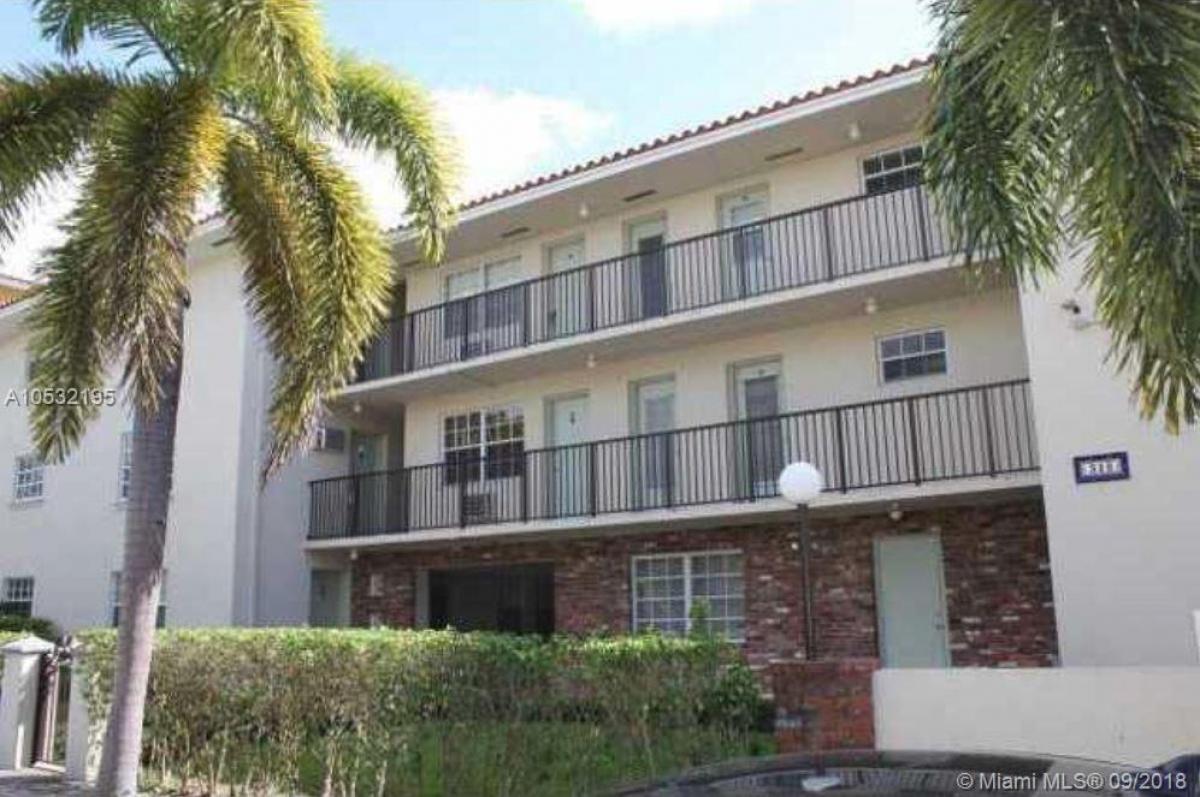 Picture of Home For Sale in Coral Gables, Florida, United States