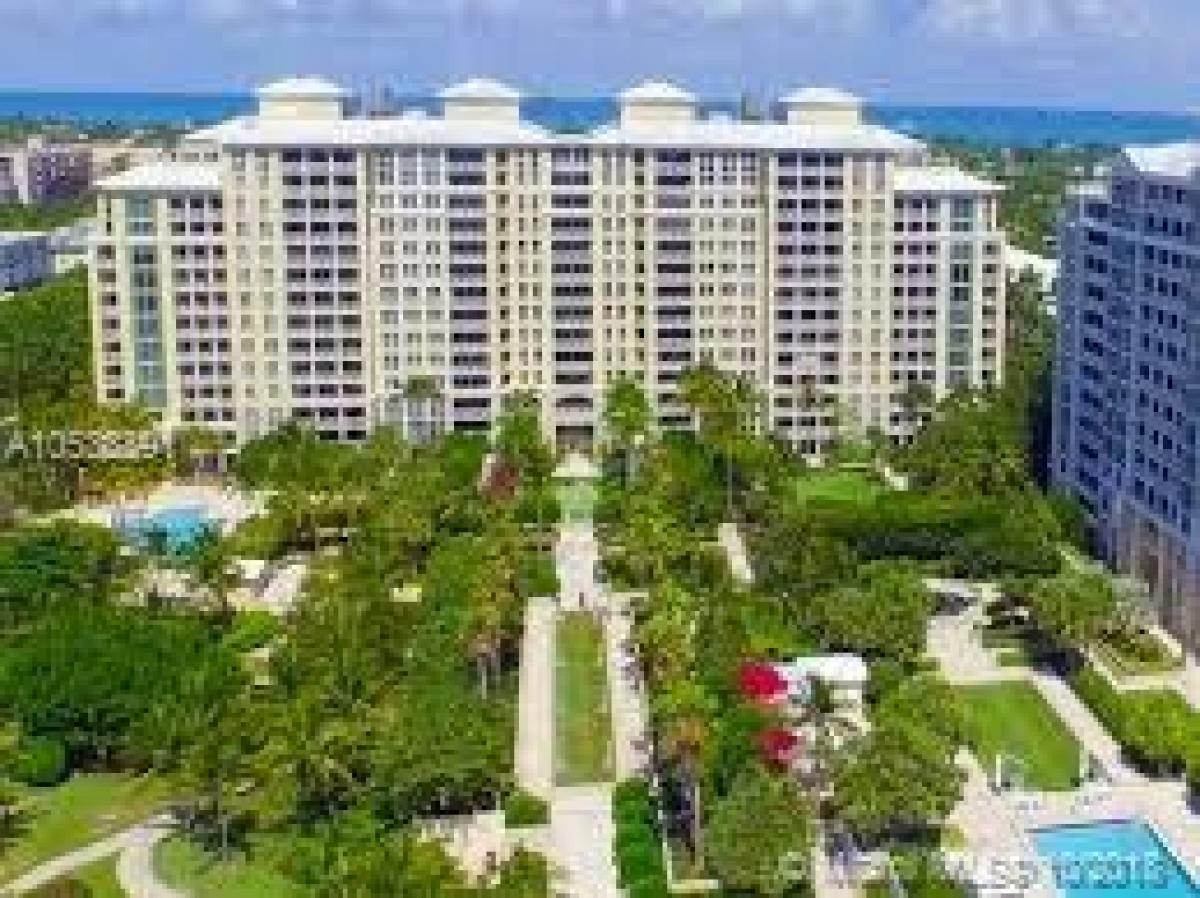 Picture of Home For Sale in Key Biscayne, Florida, United States