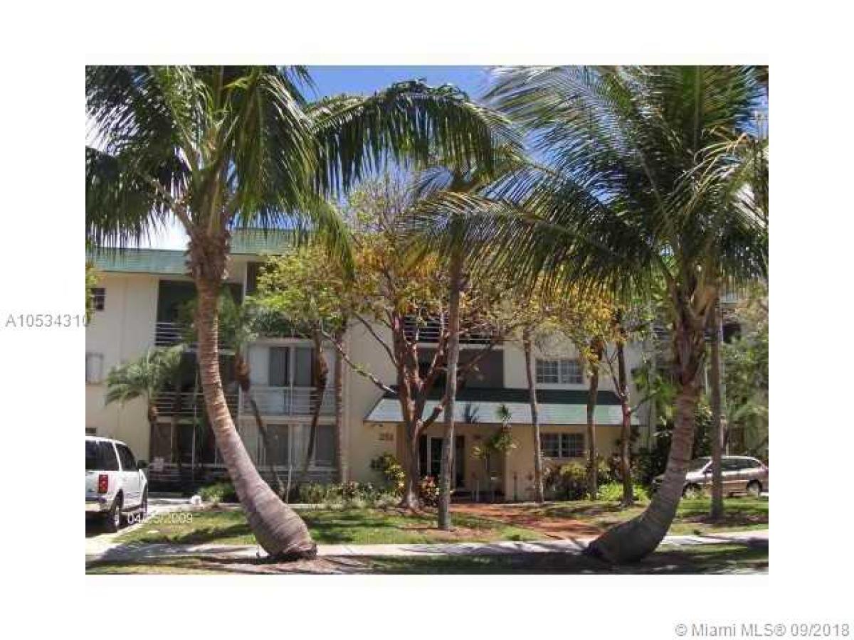 Picture of Home For Sale in Key Biscayne, Florida, United States