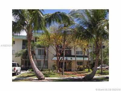 Home For Sale in Key Biscayne, Florida