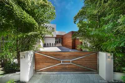 Home For Sale in Key Biscayne, Florida