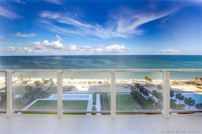 Home For Sale in Key Biscayne, Florida