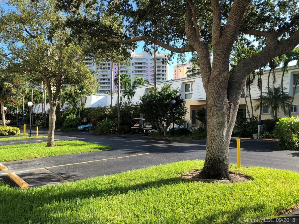 Picture of Home For Sale in Key Biscayne, Florida, United States