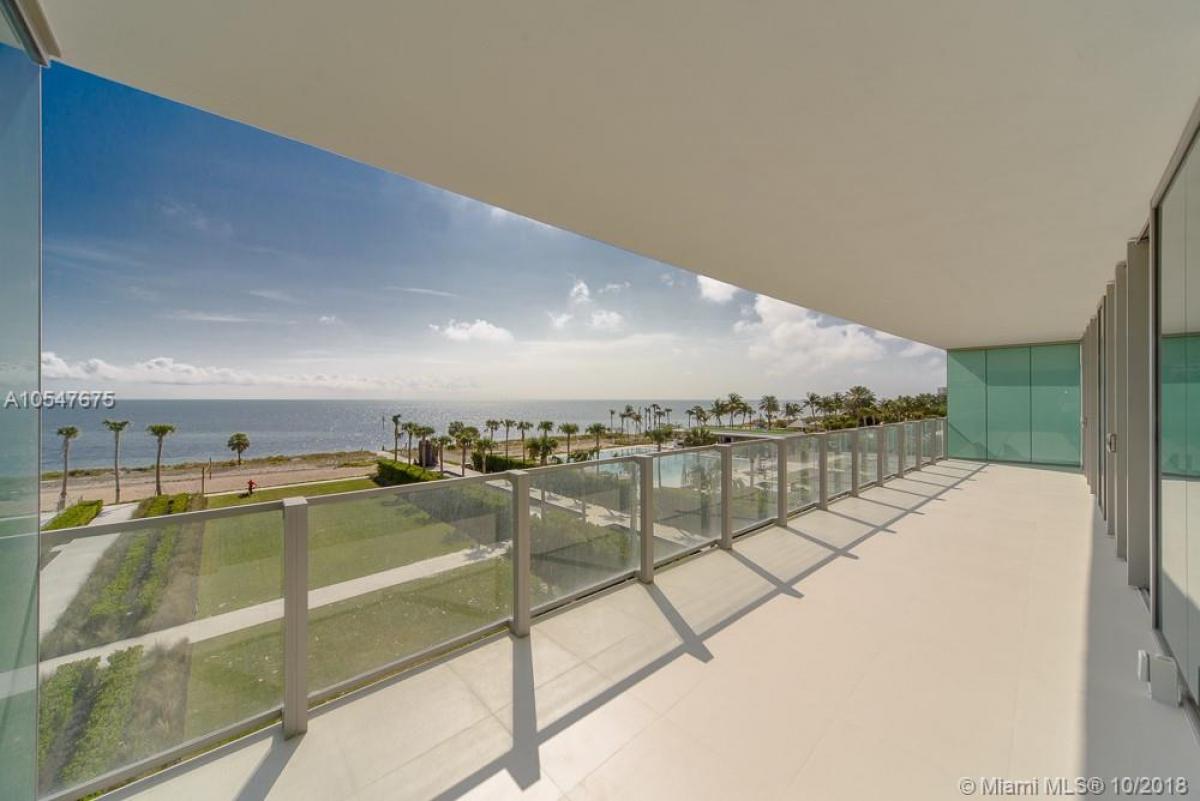 Picture of Home For Sale in Key Biscayne, Florida, United States