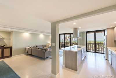 Home For Sale in Key Biscayne, Florida
