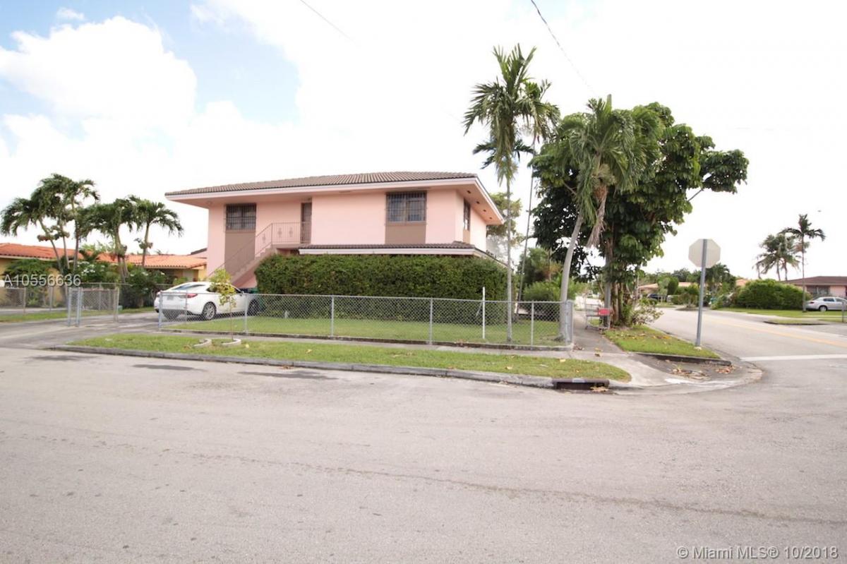 Picture of Home For Sale in Sweetwater, Florida, United States