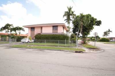 Home For Sale in Sweetwater, Florida