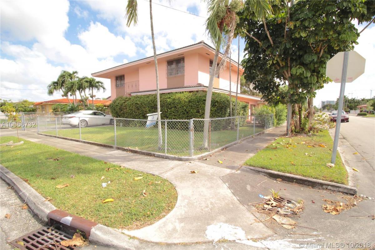 Picture of Home For Sale in Sweetwater, Florida, United States