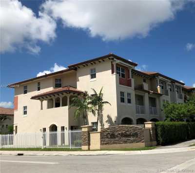 Home For Sale in Doral, Florida