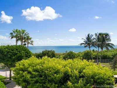 Home For Sale in Key Biscayne, Florida
