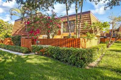 Apartment For Sale in Jupiter, Florida