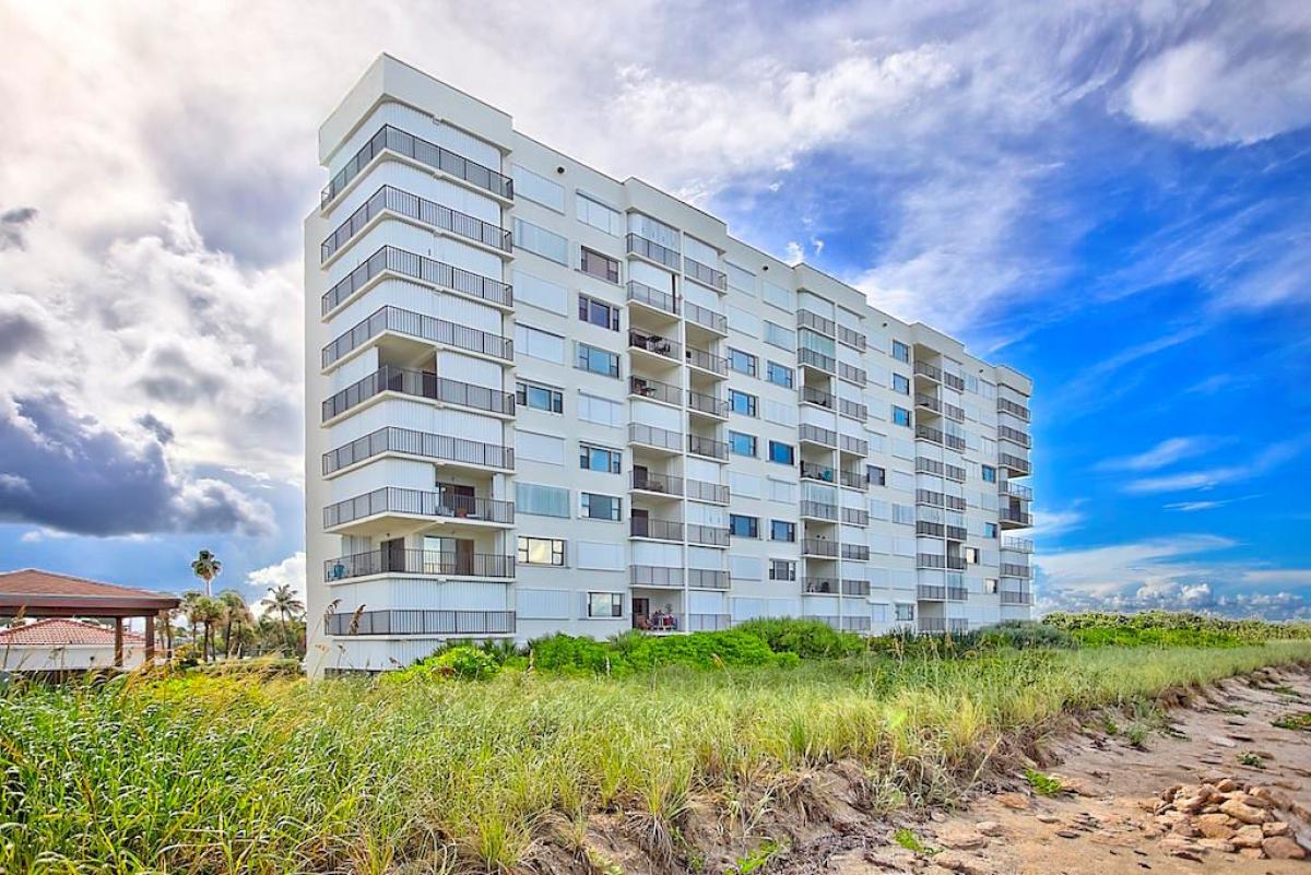 Picture of Apartment For Sale in Jensen Beach, Florida, United States