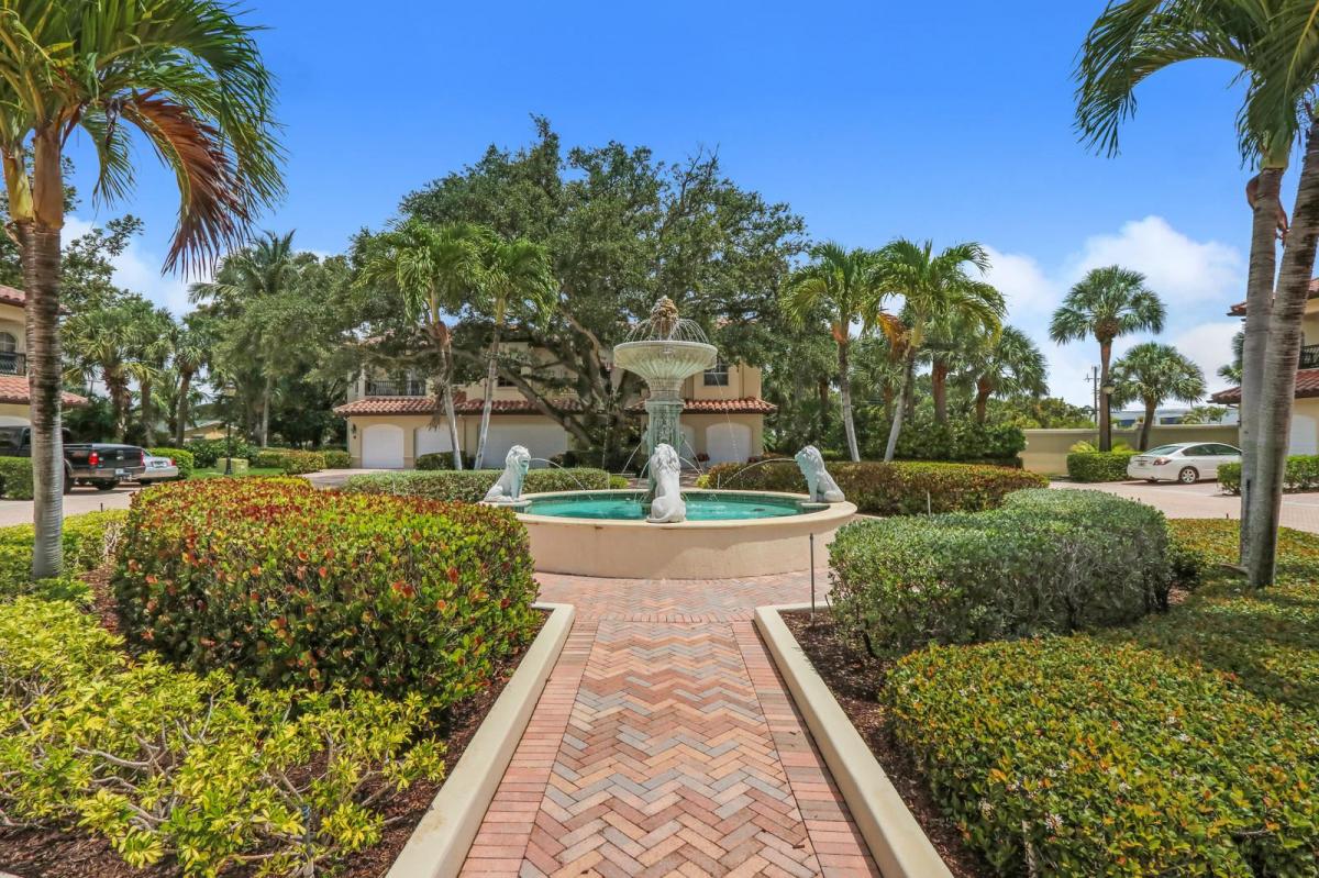 Picture of Apartment For Sale in Palm Beach Gardens, Florida, United States