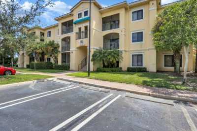 Apartment For Sale in Palm Beach Gardens, Florida
