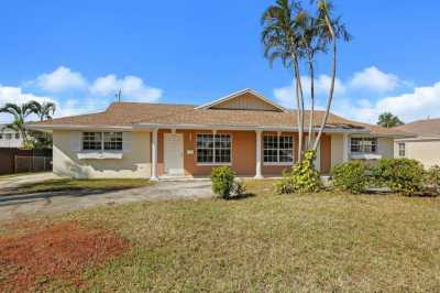 Home For Rent in Lake Park, Florida