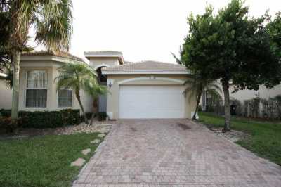 Home For Sale in Greenacres, Florida